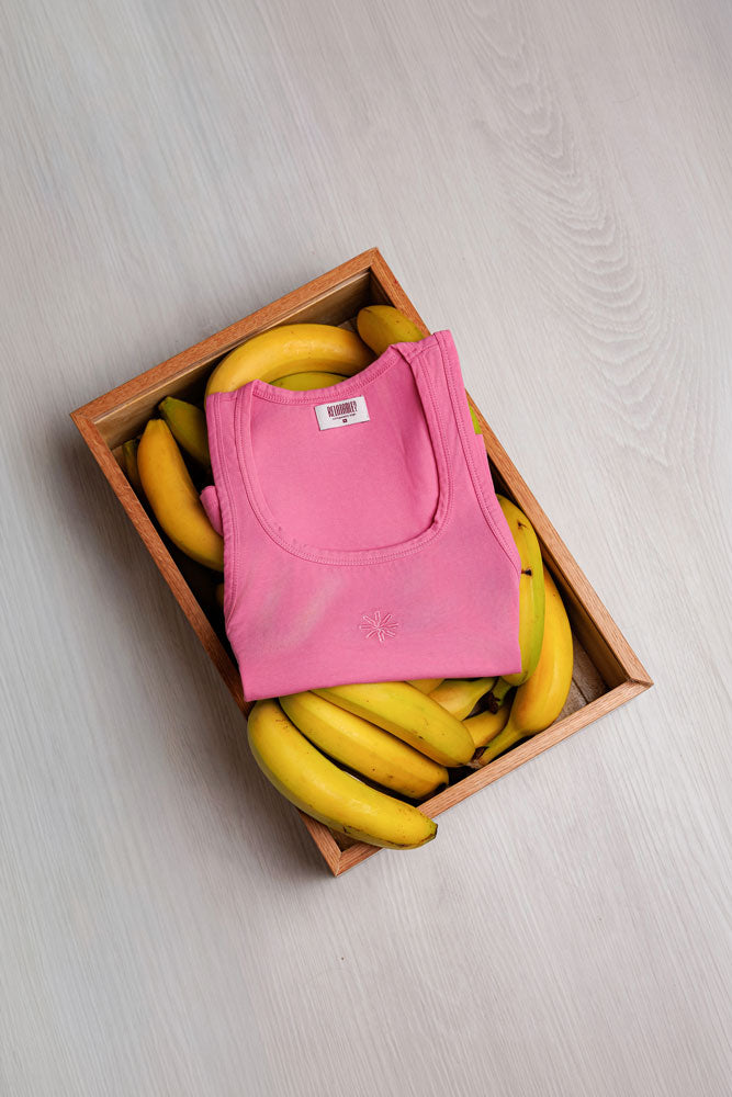 THE ESSENTIAL PINK